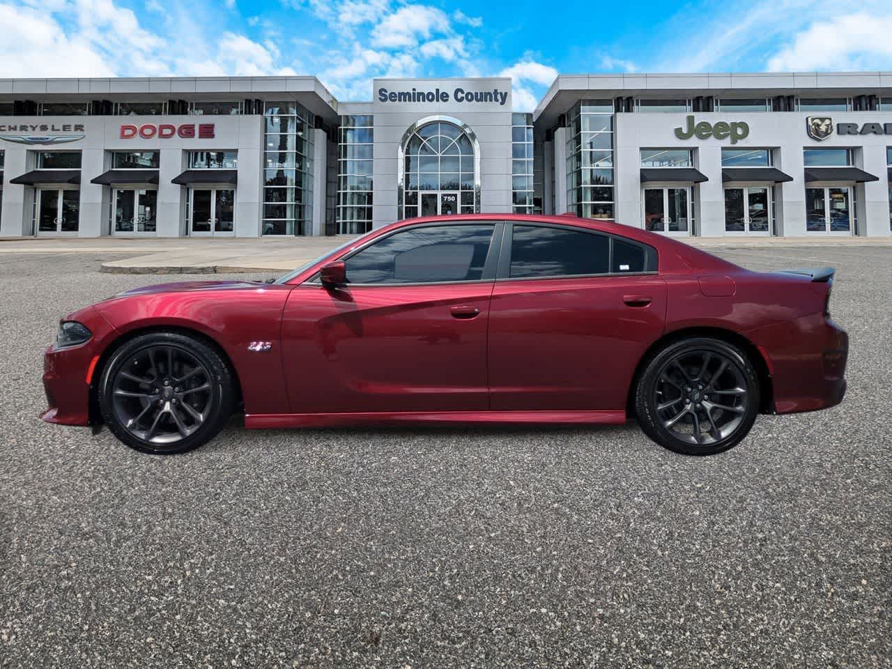 Dodge Charger Scat Pack de 2020 con tracción trasera