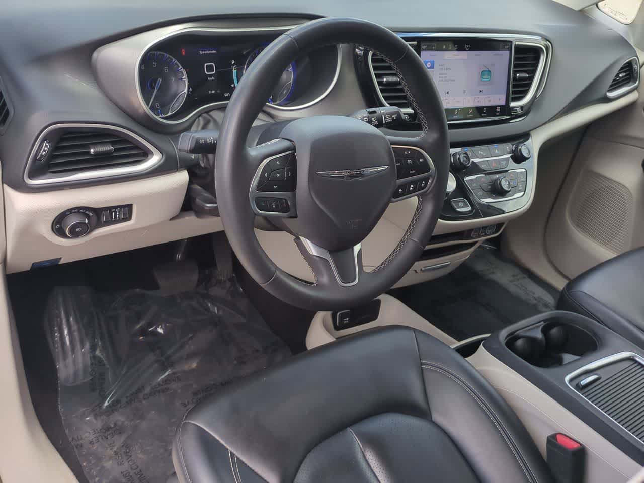 Chrysler Pacifica Touring L 2023