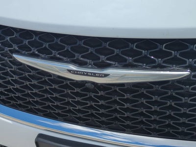 Chrysler Pacifica Touring L 2023