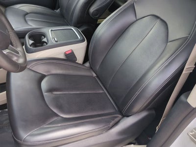 Chrysler Pacifica Touring L 2023