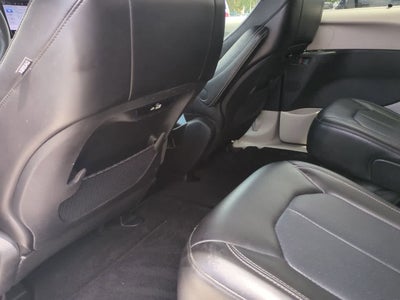 Chrysler Pacifica Touring L 2023