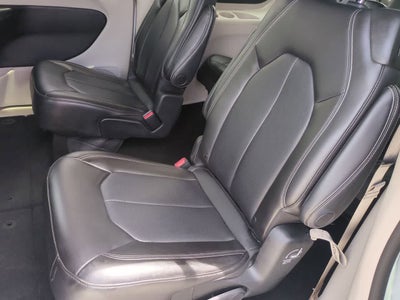 Chrysler Pacifica Touring L 2023