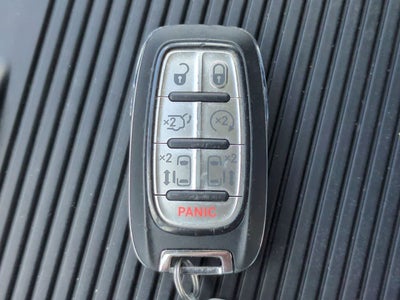 Chrysler Pacifica Touring L 2023