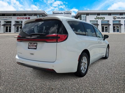 Chrysler Pacifica Touring L 2023