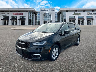 Chrysler Pacifica Touring L 2024