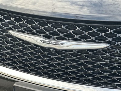 Chrysler Pacifica Touring L 2024