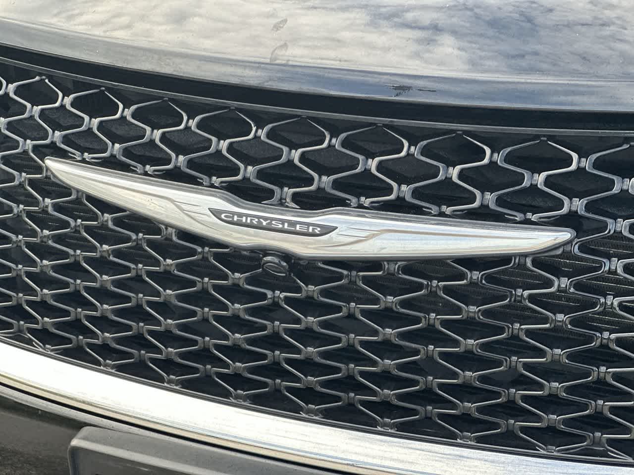 Chrysler Pacifica Touring L 2024
