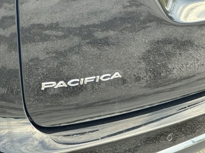 Chrysler Pacifica Touring L 2024