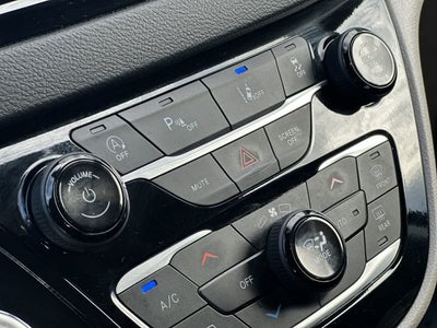 Chrysler Pacifica Touring L 2024