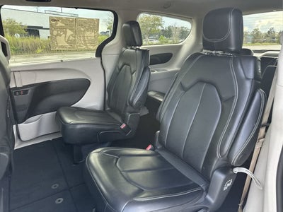 Chrysler Pacifica Touring L 2024
