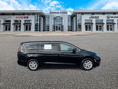Chrysler Pacifica Touring L 2024