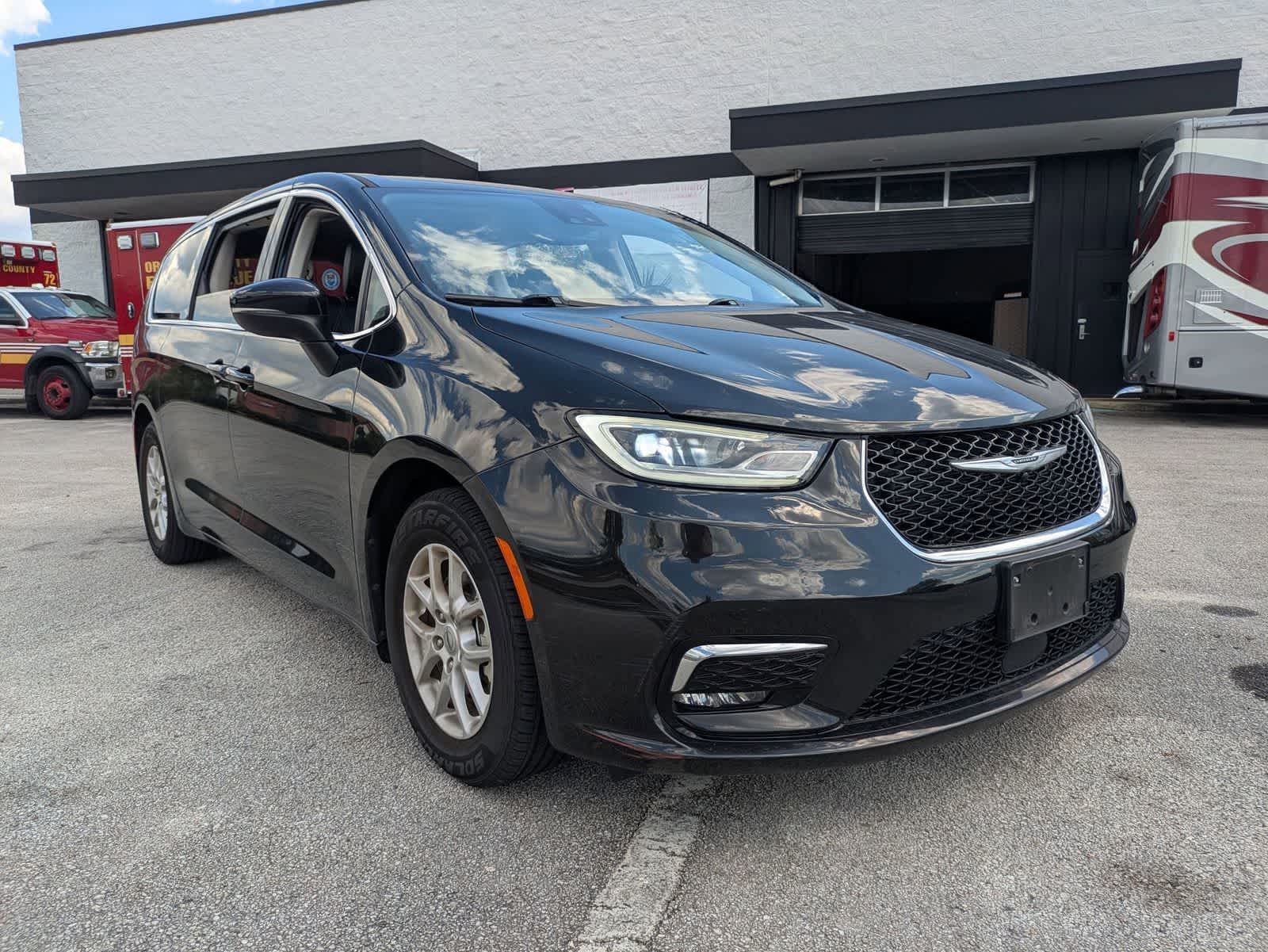 Chrysler Pacifica Touring L 2023