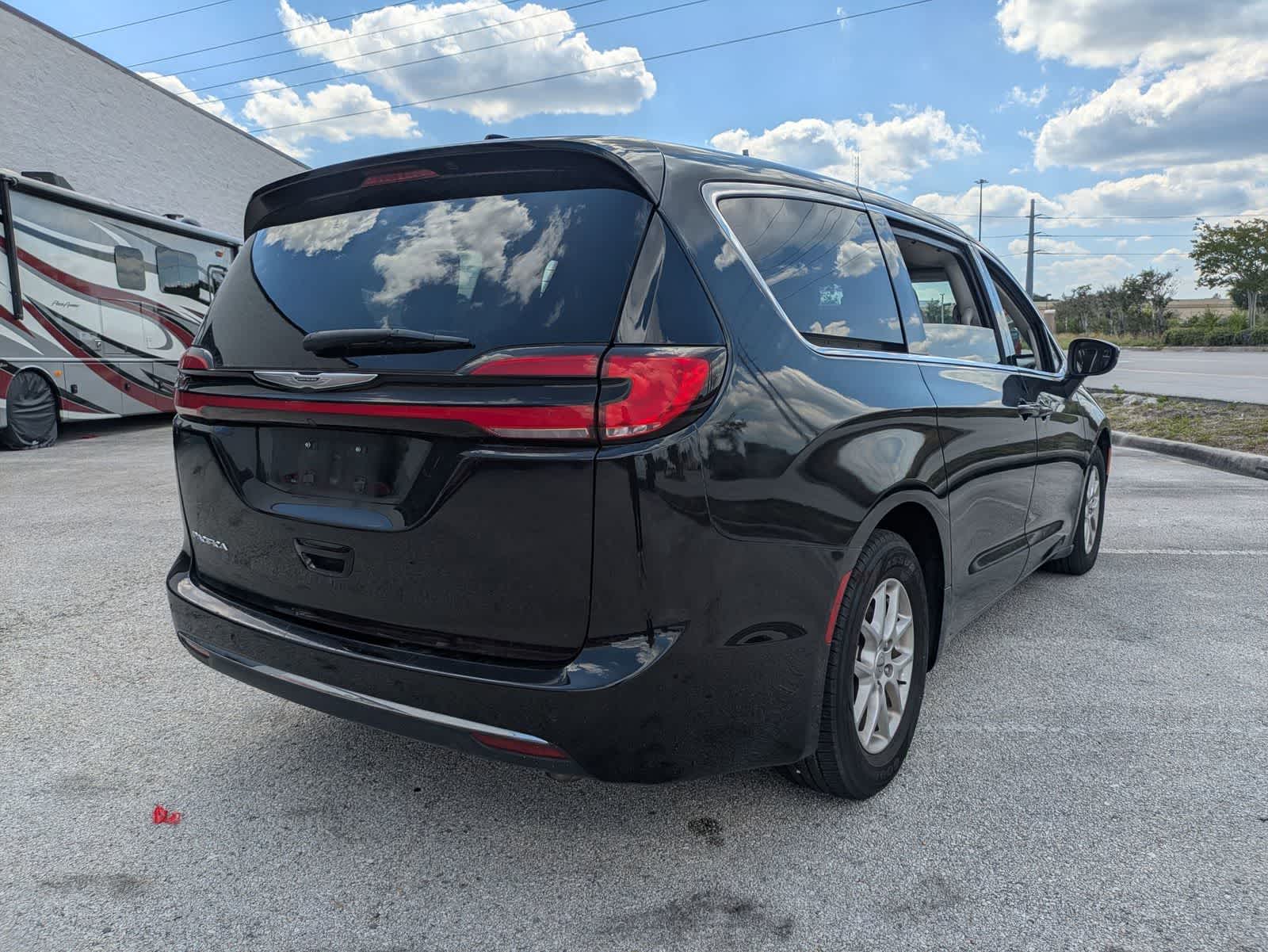 Chrysler Pacifica Touring L 2023