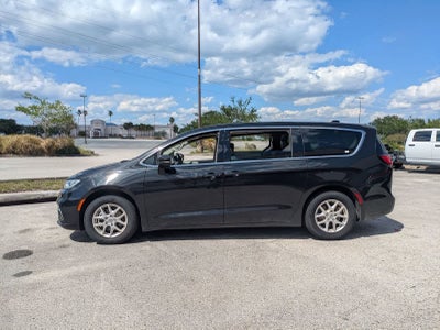 Chrysler Pacifica Touring L 2023