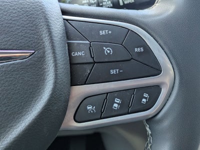 Chrysler Pacifica Touring L 2023