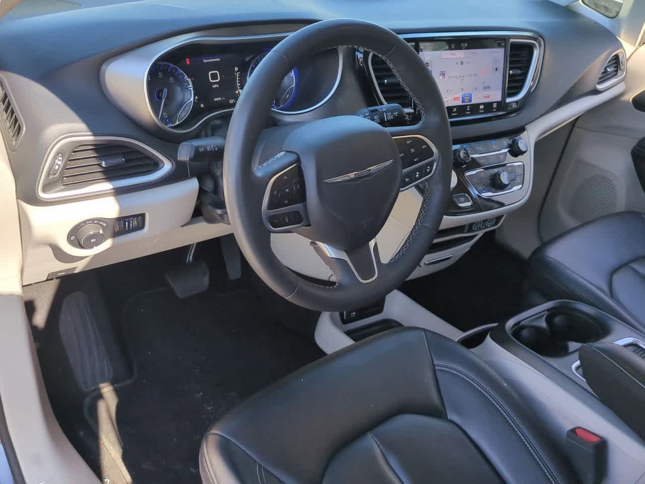 Chrysler Pacifica Touring L 2023