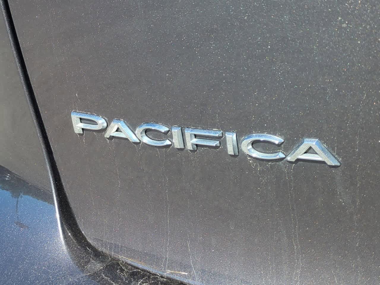 Chrysler Pacifica Touring L 2023