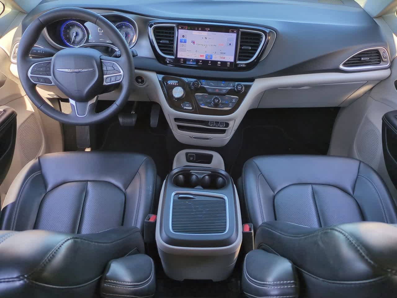 Chrysler Pacifica Touring L 2023