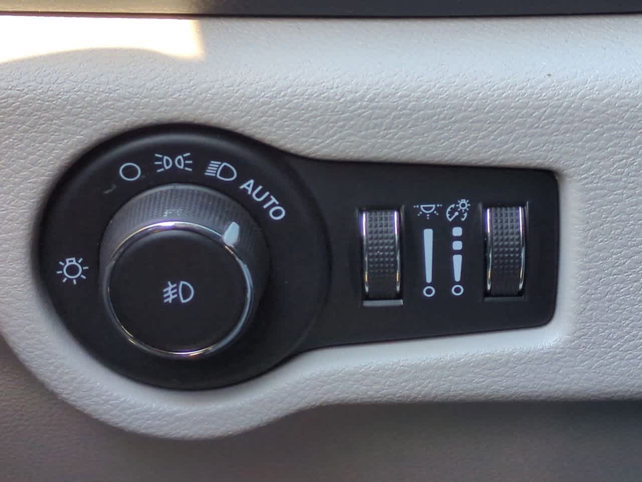 Chrysler Pacifica Touring L 2023