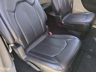 Chrysler Pacifica Touring L 2023