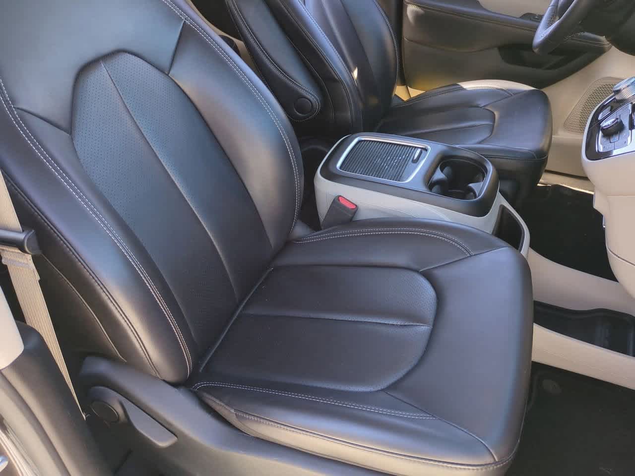 Chrysler Pacifica Touring L 2023