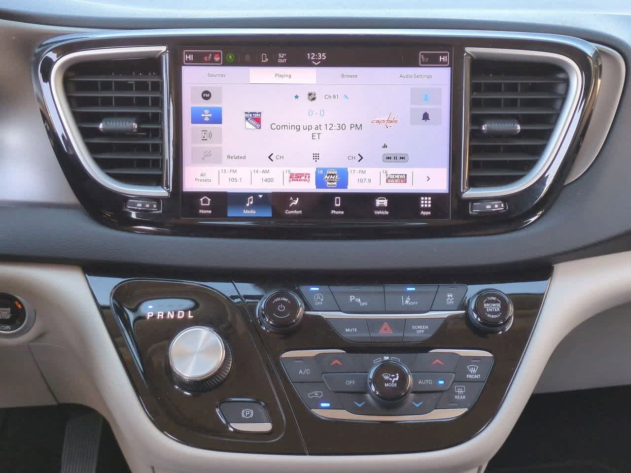 Chrysler Pacifica Touring L 2023