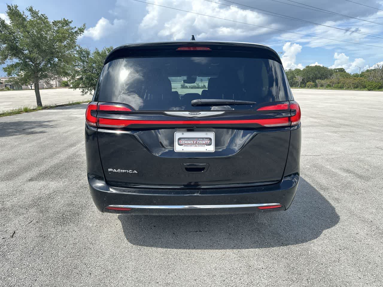 Chrysler Pacifica Touring L 2024