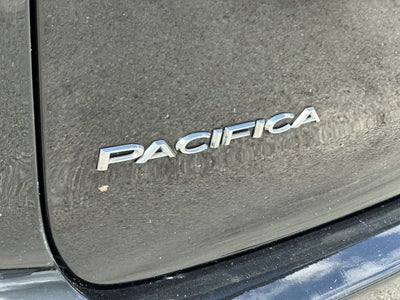 Chrysler Pacifica Touring L 2024