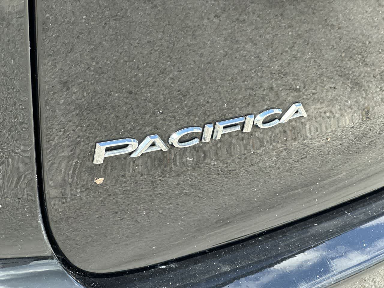 Chrysler Pacifica Touring L 2024