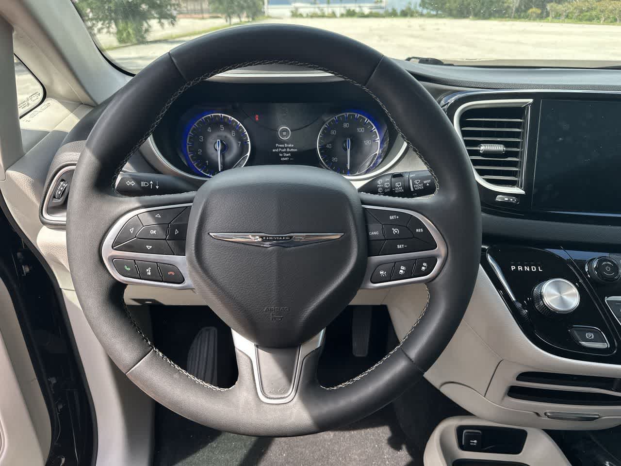 Chrysler Pacifica Touring L 2024