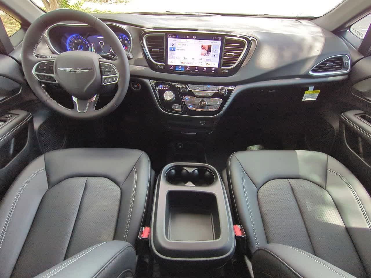 2026 Chrysler Voyager VOYAGER LX