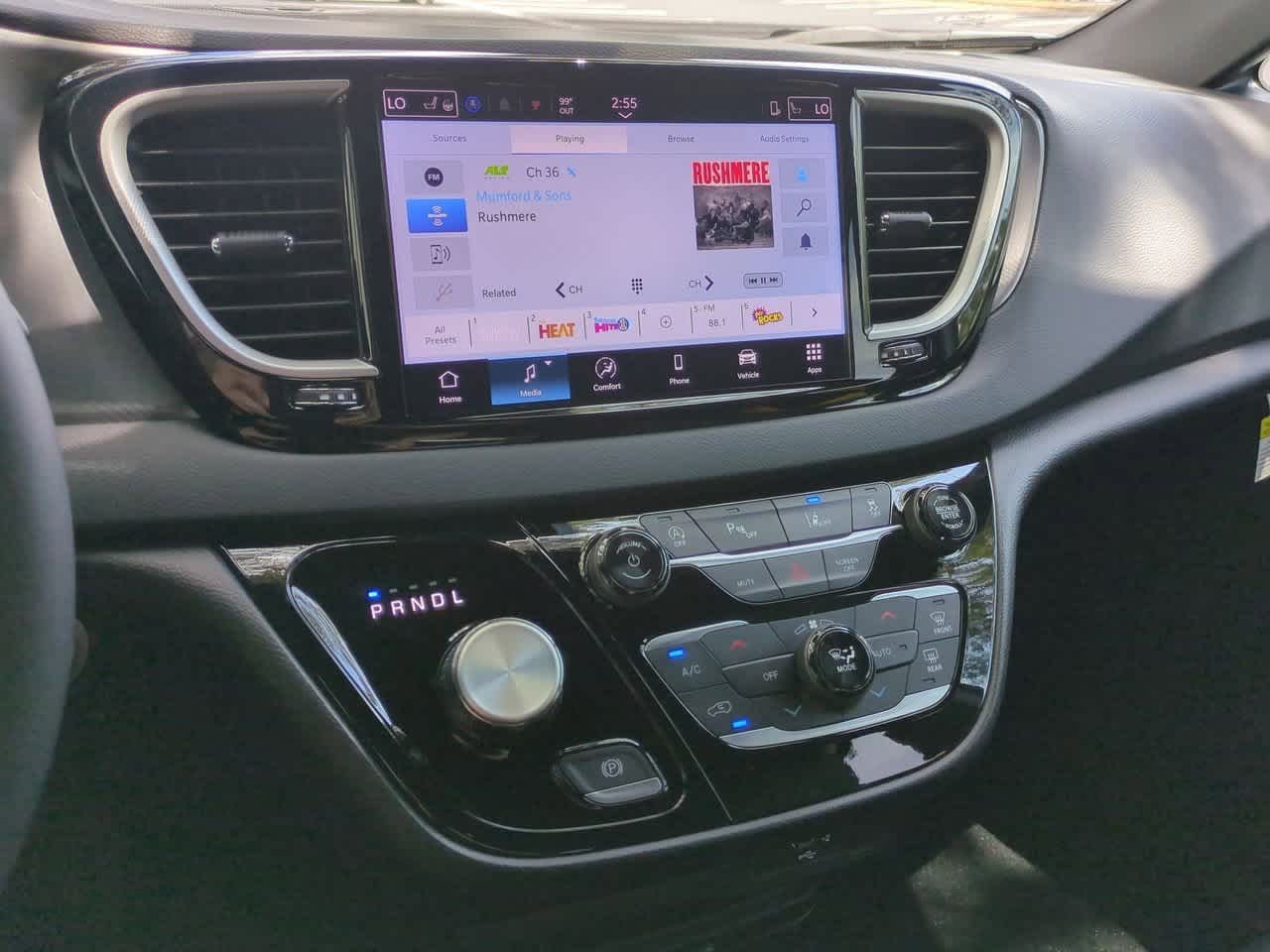 2026 Chrysler Voyager VOYAGER LX