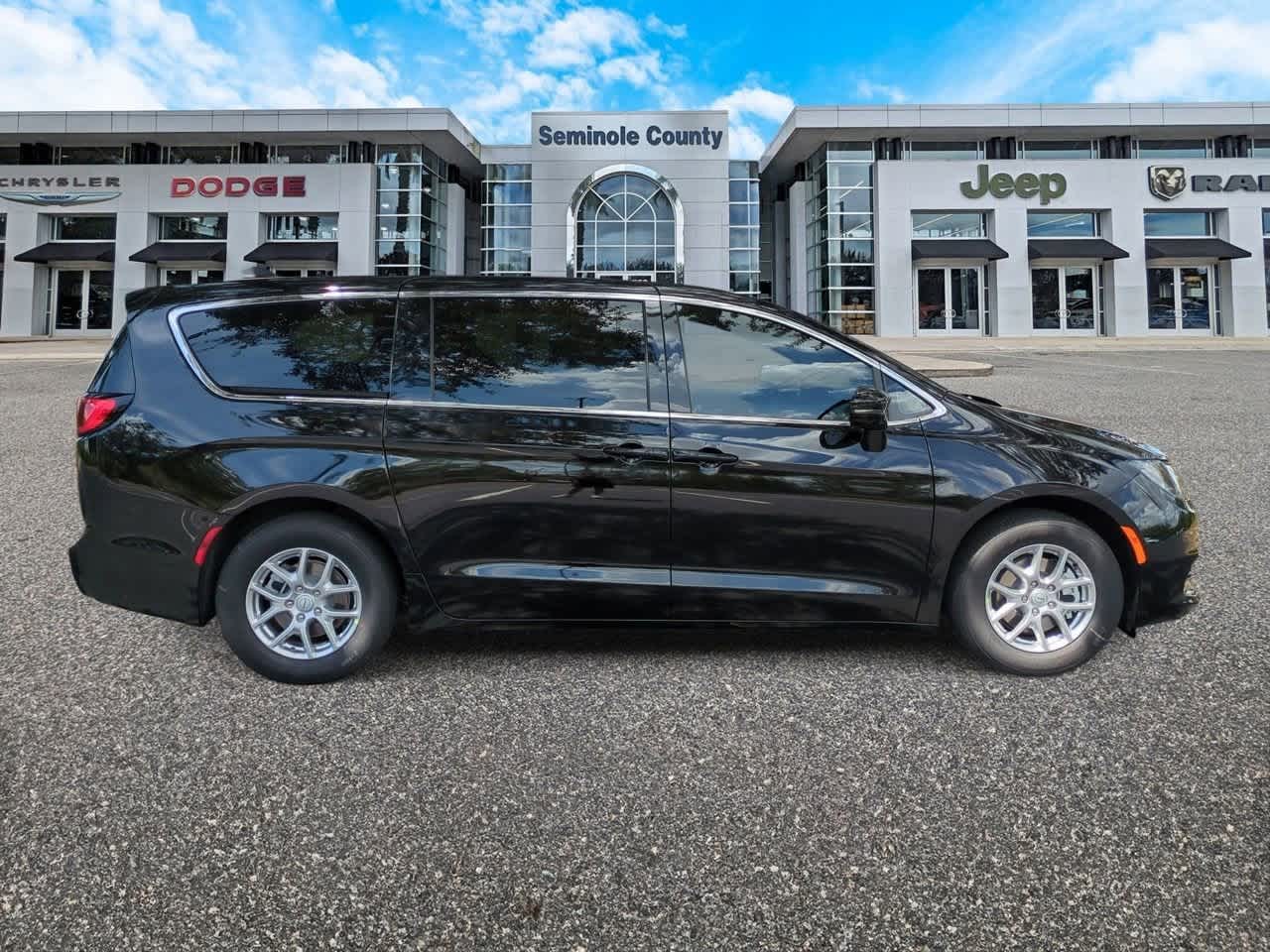 2026 Chrysler Voyager VOYAGER LX