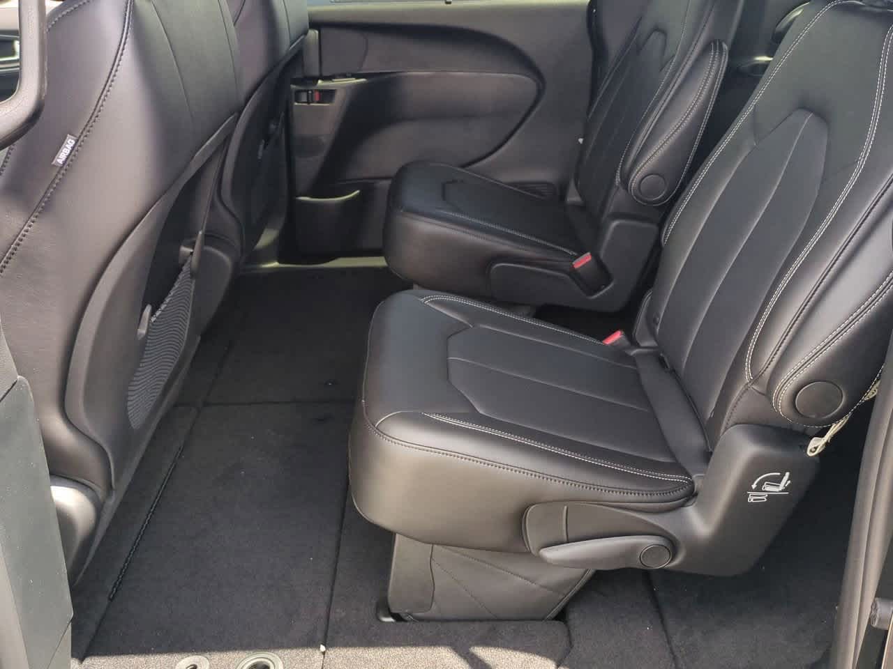 2026 Chrysler Voyager VOYAGER LX