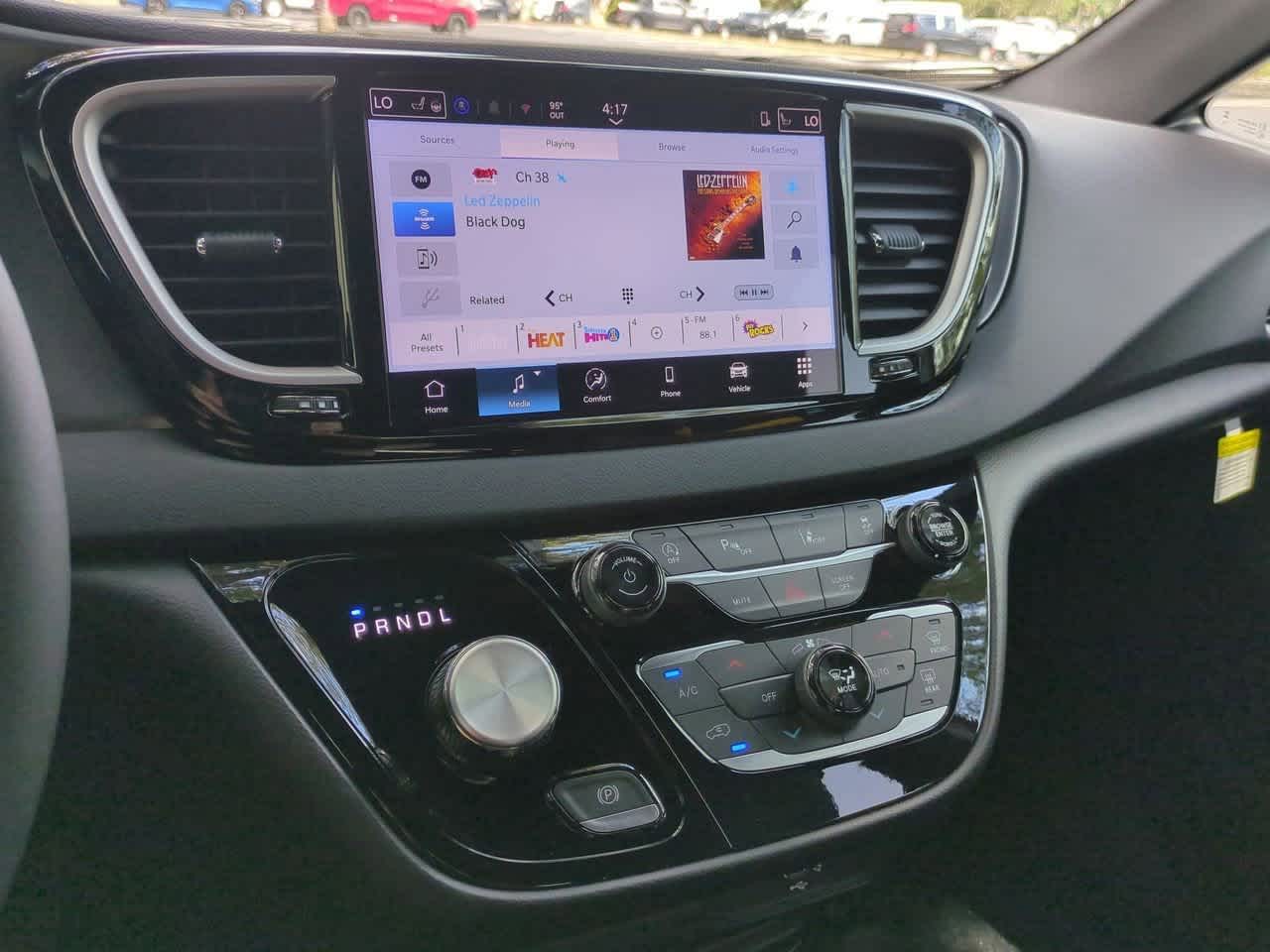 2026 Chrysler Voyager VOYAGER LX