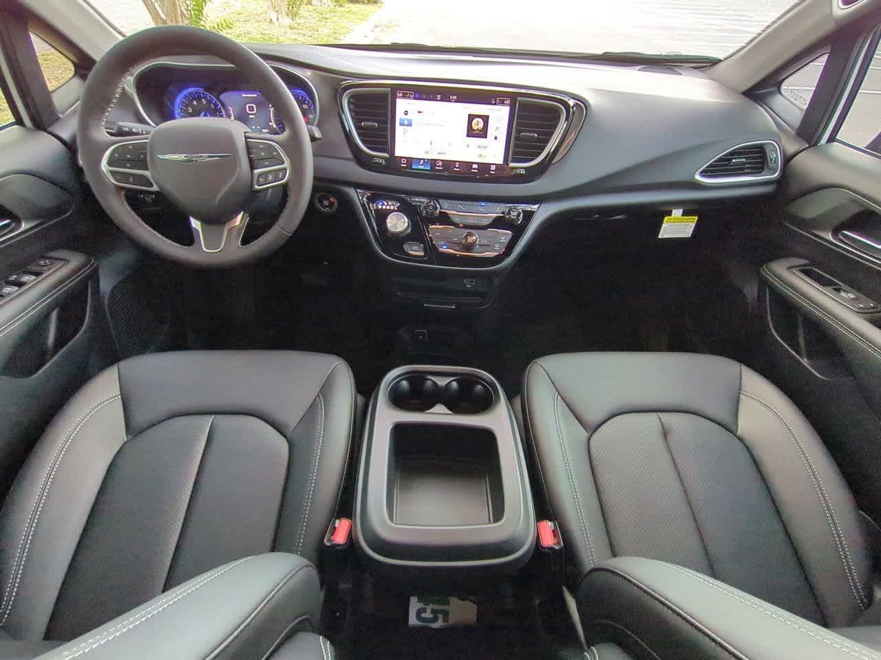 2026 Chrysler Voyager VOYAGER LX