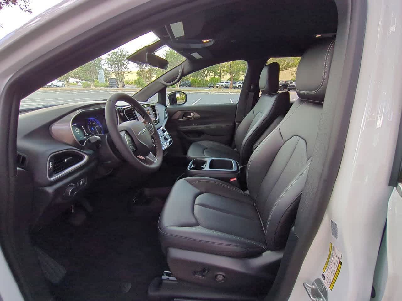 2026 Chrysler Voyager VOYAGER LX