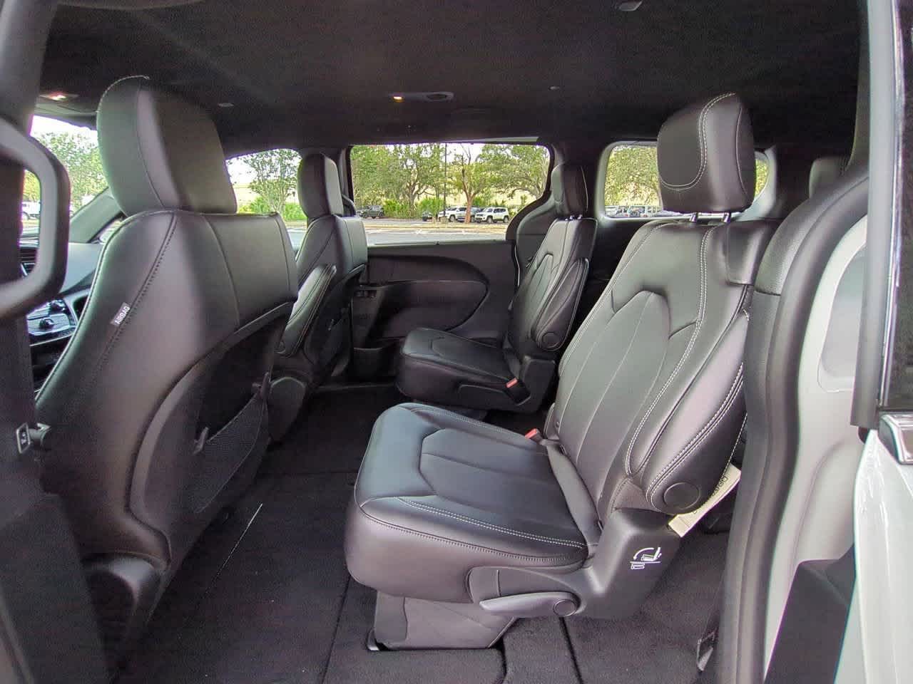 2026 Chrysler Voyager VOYAGER LX