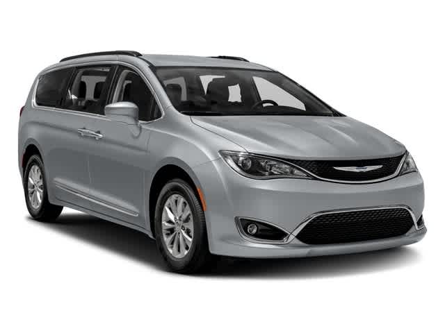 Chrysler Pacifica Limited 2017