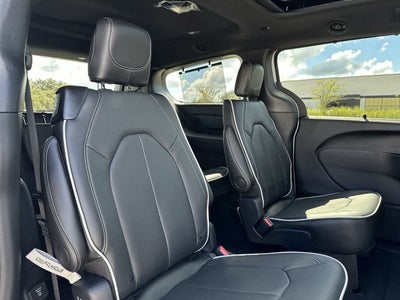 Chrysler Pacifica 2027 PACIFICA LIMITED
