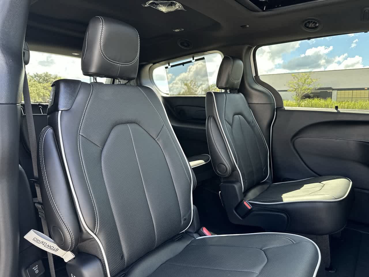 Chrysler Pacifica 2027 PACIFICA LIMITED