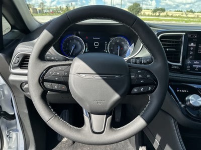 Chrysler Pacifica 2027 PACIFICA LIMITED