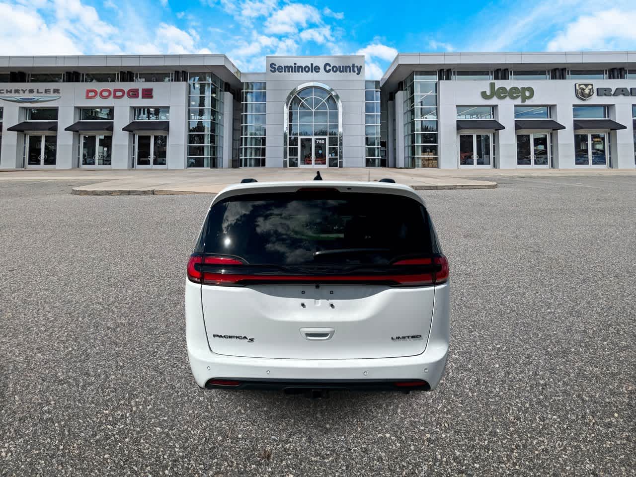 Chrysler Pacifica 2027 PACIFICA LIMITED