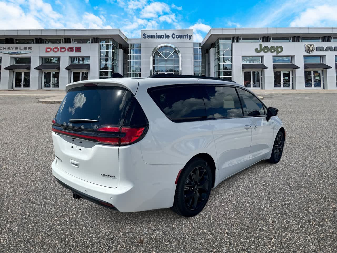 Chrysler Pacifica 2027 PACIFICA LIMITED