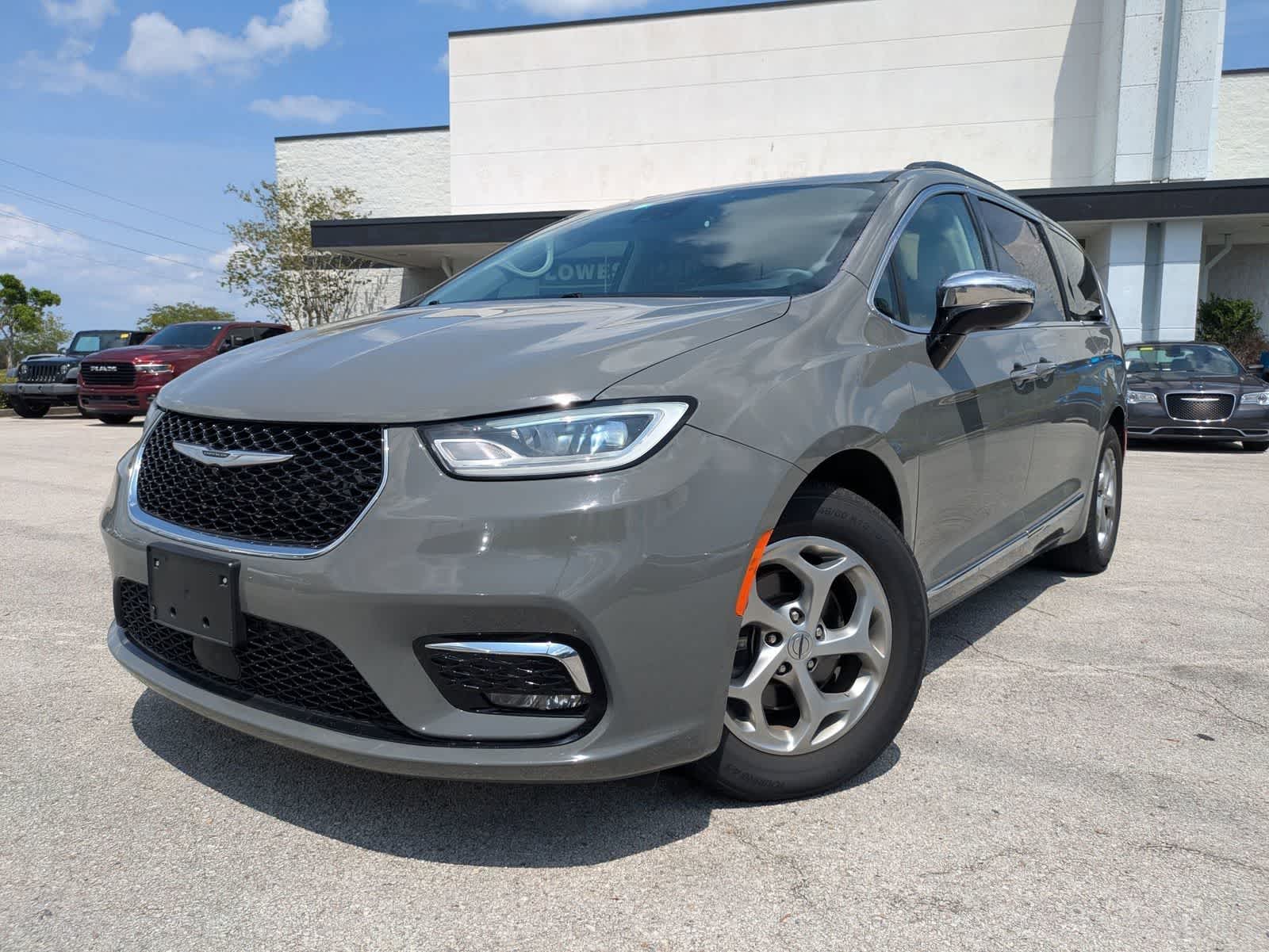 Chrysler Pacifica Limited 2023