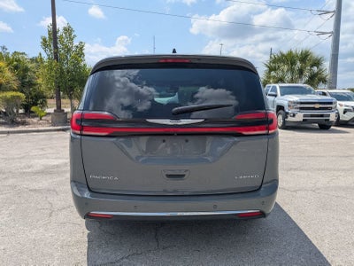 Chrysler Pacifica Limited 2023