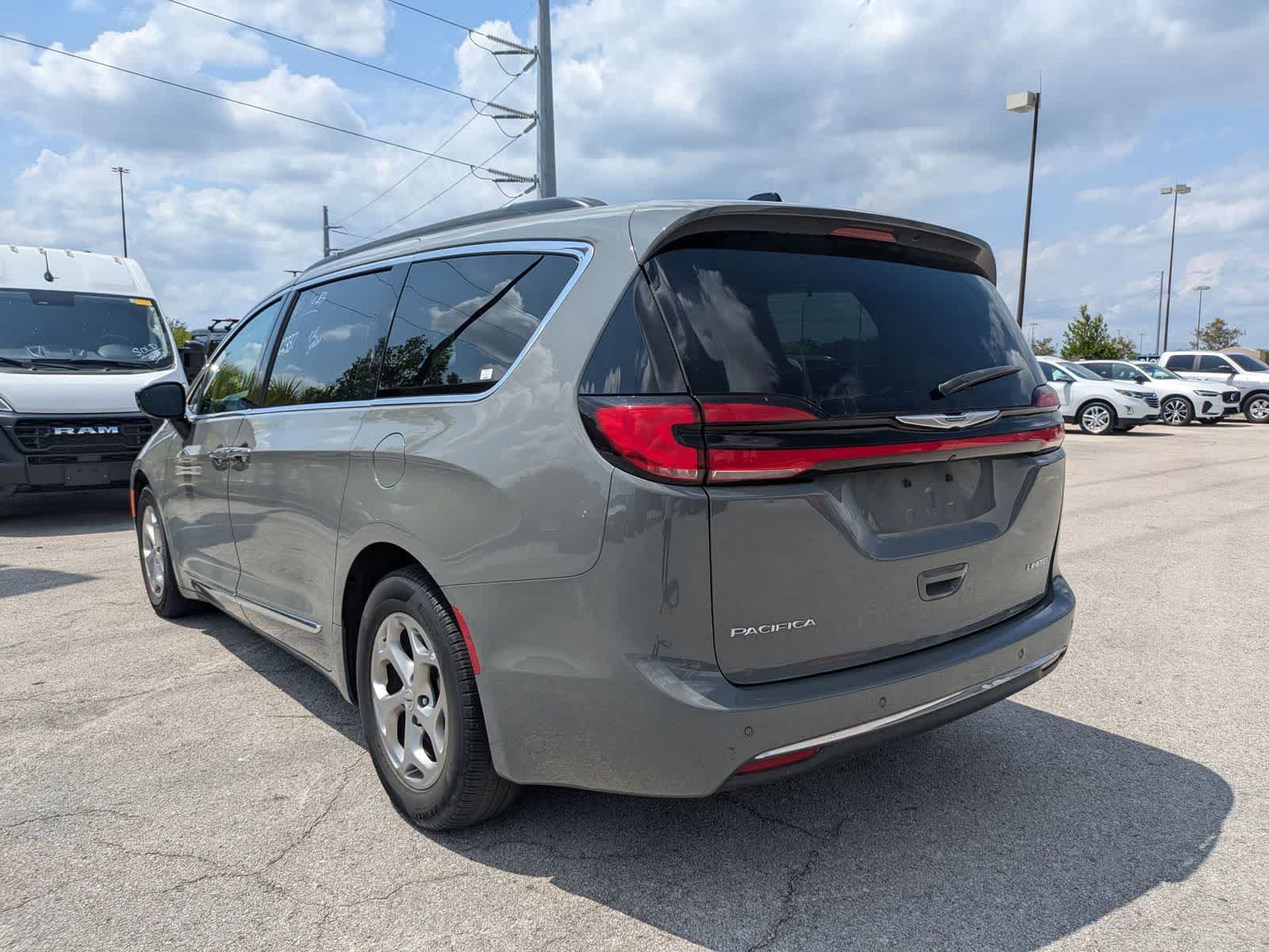 Chrysler Pacifica Limited 2023