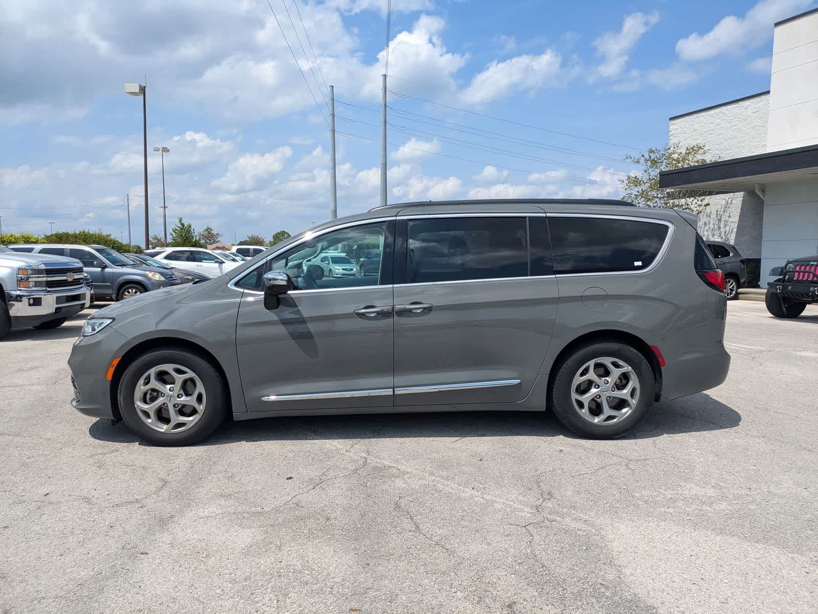 Chrysler Pacifica Limited 2023