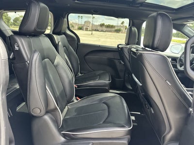 Chrysler Pacifica Hybrid Limited 2022