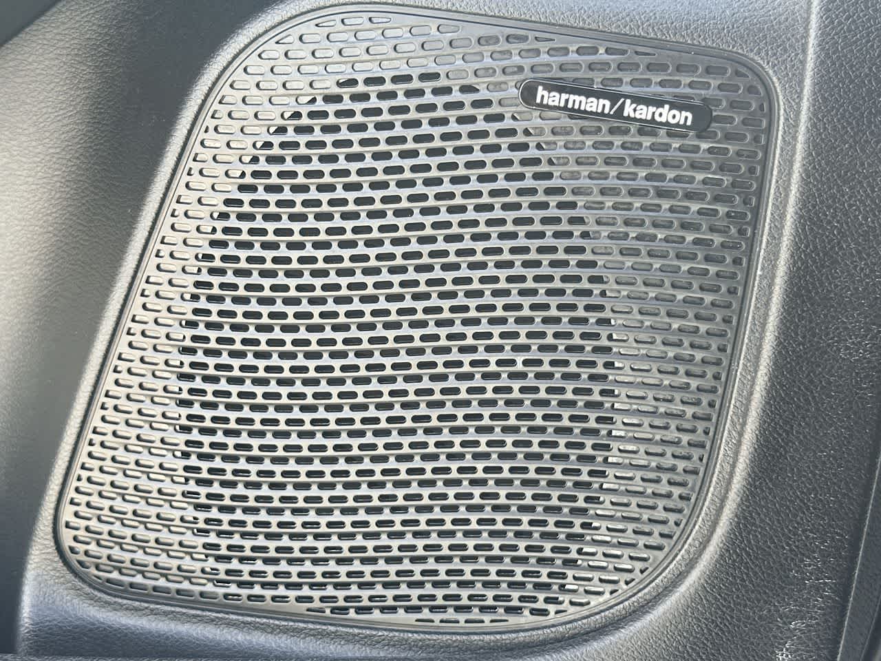 Chrysler Pacifica Hybrid Limited 2022